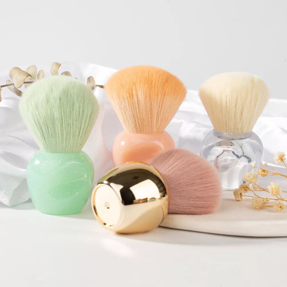 Pojedyncze pędzle do makijażu do różu